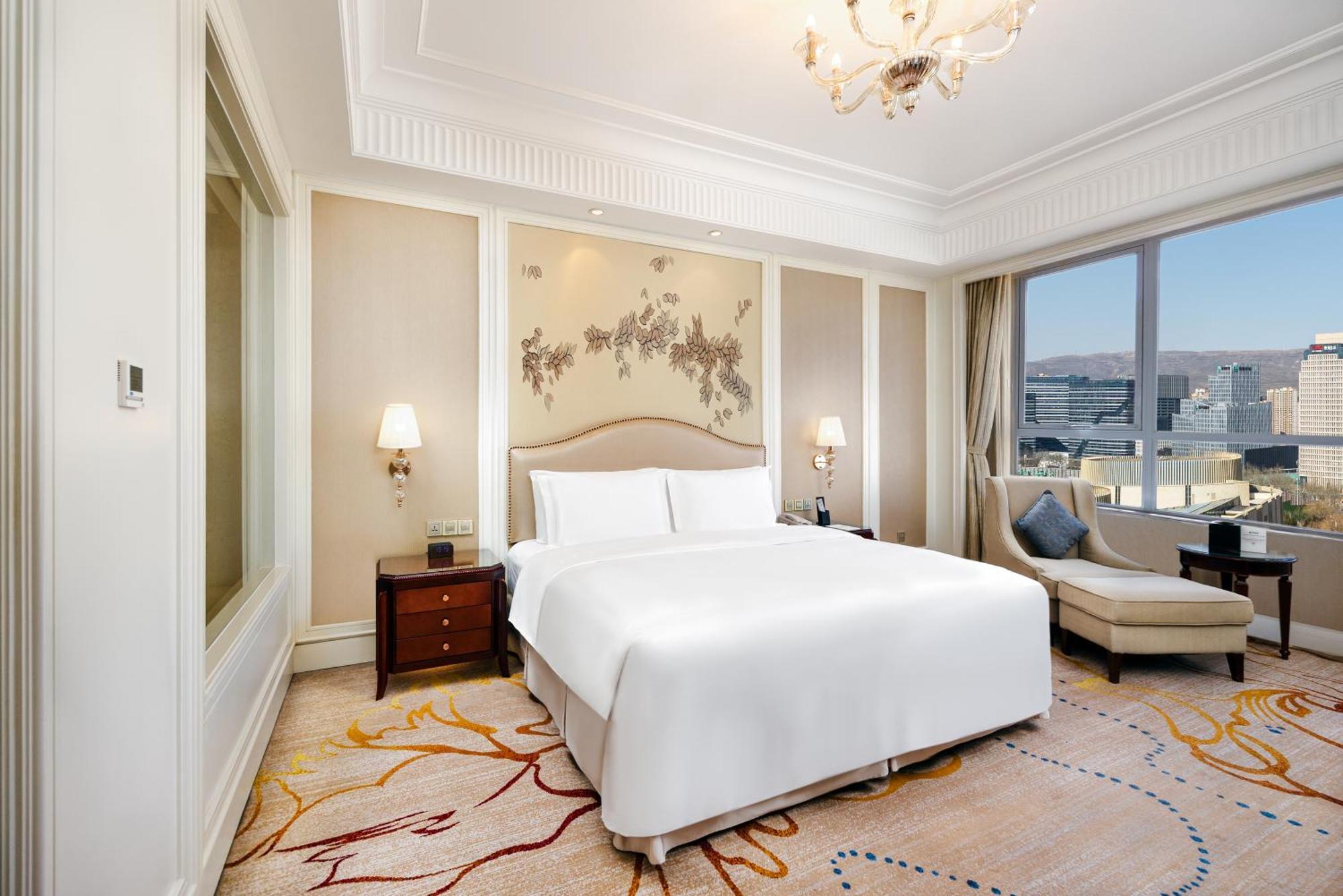 Sofitel Xining Hotel Exterior photo